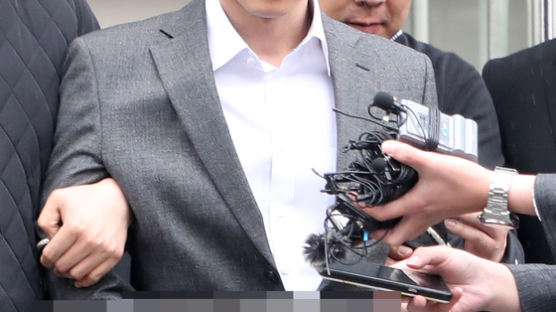 '마약 투약 혐의' 박유천, 결국 구속···"도주 우려 있다"