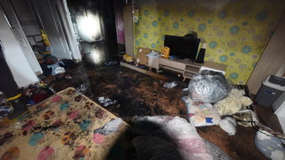"죽을거다"며 홀로 탈출···친모 지른 불에 갇힌 3남매 비극