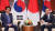 지난해 9월 25일 제73차 유엔총회에 참석한 자리에서 문재인 대통령과 아베 신조 총리가 파커 뉴욕 호텔에서 만나 정상회담을 진행했다. [뉴시스]