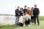 28일 열린 KPGA 투어 NS홈쇼핑 군산CC 전북오픈에서 우승한 김비오가 가족들과 기념 사진을 찍고 있다. [사진 KPGA]