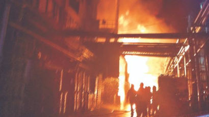 [사진] 군포 페인트공장에 큰불