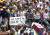마두로 대통령 퇴진을 촉구하는 베네수엘라 반정부 시위대. [AP=연합뉴스]