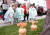 지난해 열린 제17회 대한민국서당문화한마당 대회에서 유생복장을 한 어린이들이 투호놀이를 하고 있다. 임현동 기자