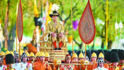 [사진] 태국 국왕 69년 만의 대관식 행사