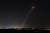 5일(현지시간) 이스라엘 스데포에서 공중방어 시스템인 아이언 돔이 로켓포를 요격하고 있다. [EPA=연합뉴스]