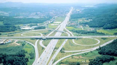 [숫자로 본 우리나라 도로] 도로 합치면 국민 1명당 2.14m, 가장 긴 도로는 77번 국도 