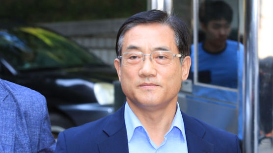 '불법사찰 의혹' 구은수 전 서울청장, 체포영장 발부되자 소환에 응해