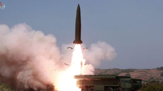국정원 “北미사일 고도 40km…신형무기체계 가능성”