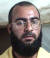 이슬람국가(IS)의 수괴 아부 바크르 알 바그다디가 2004년 무장단체 활동으로 미군의 이라크 내 수용소 부카 캠프에 억류돼 있었을 때 찍은 머그샷(범인 식별용 얼굴사진). [사진 위키피디아]
