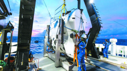 월가 억만장자 해저 1만927m 탐사 “거기에도 쓰레기”