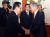 문재인 대통령이 지난 2018년 4월 12일 청와대에서 민주평화당 박지원 의원과 인사하고 있다. [중앙포토]