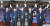 새로 선출된 오신환 바른미래당 원내대표(가운데)가 15일 국회에서 손학규 대표(오른쪽 두 번째)와 함께 손을 들어 자축하고 있다. 오종택 기자