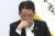 박지원 민주평화당 의원이 29일 오후 서울 여의도 국회에서 열린 긴급 의원총회에서 생각에 잠겨 있다. [뉴스1]