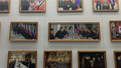 베트남서 러시아로 ‘사회주의 연대’ 이어간 베이징 北대사관 사진 외교