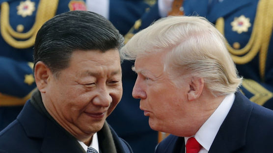 트럼프 관세폭탄 터트리자, 시진핑은 美국채 팔아치웠다