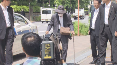 100㎞로 횡단보도 덮친 87세, 지팡이 짚고 나타나 日 경악