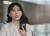 고 장자연 사건 주요 증언자인 배우 윤지오 씨가 지난달 24일 오후 캐나다로 출국하기 위해 인천공항으로 들어서고 있다. [연합뉴스]
