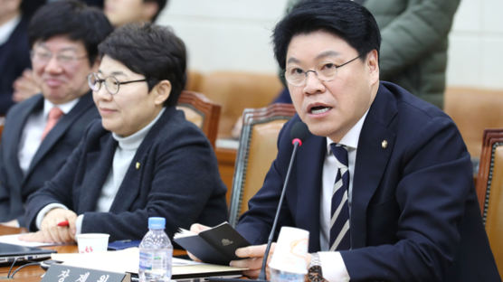 장제원 가족운영 대학 '이해충돌' 논란