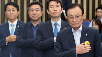 민주당 “고발 철회 없다”…한국당 “철회 없이 복귀 없다”