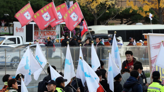 [2050년의 경고] '30년 뒤 한국은 분노 등에 업은 거리정치의 일상화’