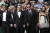 배우 브래드 피트, 레오나르도 디카프리오, 감독 쿠엔틴 타란티노, 배우 마고 로비가(왼쪽부터) 21일 오후(현지시간) 프랑스 칸 팔레 드 페스티발에서 열린 &#39;제 72회 칸 국제영화제&#39;(Cannes Film Festival) 경쟁부문 진출작 ‘원스 어폰 어 타임 인 할리우드(Once Upon a Time... in Hollywood) 레드카펫에 참석하고 있다.[AP=연합뉴스]