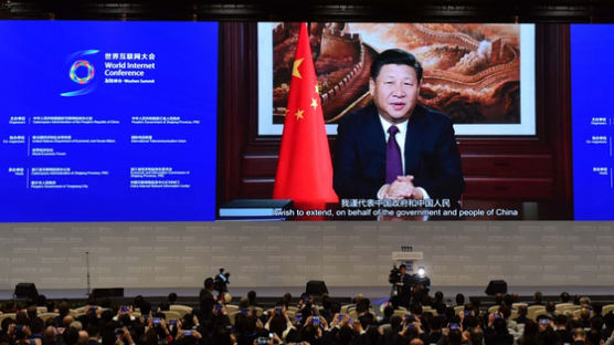 美의 화웨이 공격에 중국 반격 “IT부품 수입때 안보위험 심사”