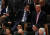 도널드 트럼프 미국 대통령과 아베 신조 총리가 26일 함께 스모 경기를 관전하고 있다. [로이터=연합뉴스] 