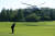 트럼프 미국 대통령 전용 헬기인 마린 원이 26일 오전 일본 모바라의 골프장에 착륙하고 있다. [로이터=연합뉴스]