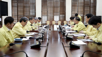 홍 부총리, 文대통령에게 10조원 규모의 투자 보강 방안 보고