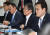 30일 국회 의원회관에서 열린 당정협의에 참석한 최종구 금융위원장(오른쪽)과 윤석헌 금감원장(오른쪽 두 번째) 오종택 기자