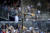 벌떼가 샌디에이고 페트코 파크 야구장 홈플레이트 뒤 그물의 마이크에 몰려들고 있다. [AFP=연합뉴스]
