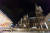 독일 쾰른 대성당은 중세 고딕 건축의 백미로 꼽힌다. 제2차 세계대전 당시 성당을 뒤덮은 그을음이 아직 남아 있어 더 기괴해 보인다. 533개의 비좁은 원형 계단을 걸어서 탑 꼭대기에 오르면 쾰른 시내가 한눈에 들어온다.