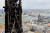 쾰른 대성당은 533개의 비좁은 원형 계단을 걸어서 탑 꼭대기에 오를 수 있다. 쾰른 시내와 라인 강이 한눈에 들어온다. 최승표 기자 