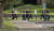 31일(현지시간) 버지니아비치시 총기 난사 사건 현장에서 경찰들이 조사 현장을 조사하고 있다. [AP=연합뉴스]
