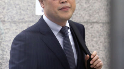 검찰, ‘셀프후원’ 논란 김기식에 벌금 300만원 구형