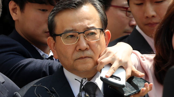 3번째 수사 만에 재판 넘겨진 김학의…성범죄 혐의는 빠져