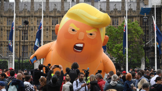 [서소문사진관] 런던에 ‘베이비 트럼프’ 풍선 등장, 반(反) 트럼프 시위 점화