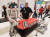 미국 라스베이거스 소재 대학생들이 만든 로봇이 콘퍼런스 전시장에서 시연되고 있다. [AFP=연합뉴스]