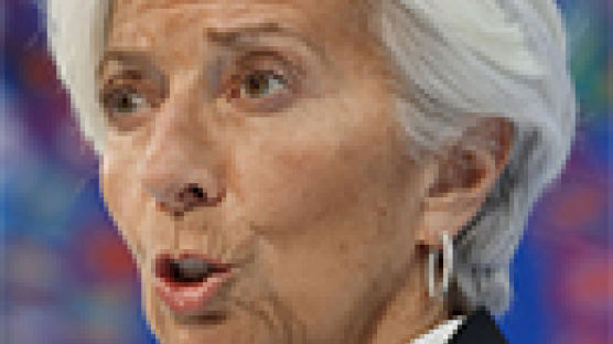 IMF “미·중 무역전쟁에 세계 GDP 530조원 증발 우려”