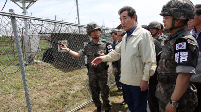 이낙연 총리 “DMZ 넘는 멧돼지 즉각 사살…돼지열병 차단 총력”