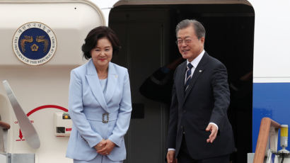 민경욱 ‘文 천렵질’ 발언에, 민주 “한국당 토 나올 지경…제정신이냐” 