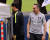이란전을 앞둔 한국 국가대표 축구팀 파울루 벤투 감독이 10일 파주 국가대표트레이닝센터(NFC)에서 훈련에 앞서 손흥민과 대화하고 있다. [연합뉴]