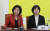 심상정 의원(왼쪽)과 정의당 이정미 대표이 11일 국회에서 열린 의원총회에 참석했다.[연합뉴스]