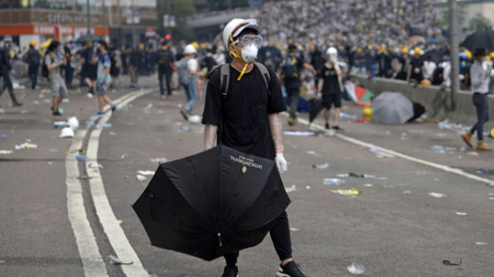 홍콩 시위에 영국 “상황 우려…대화 통해 자유‧권리 수호를”
