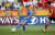 우크라이나의 블라디슬라프 수프리아하가 16일 열린 U-20 월드컵 결승 한국전에서 후반 8분 역전골을 넣고 있다. [AP=연합뉴스]