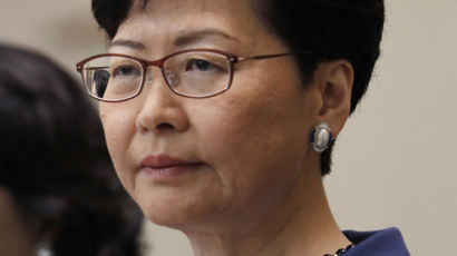 1등 뺏기면 울던 완벽주의자···홍콩 200만시위에 사퇴위기
