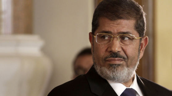 이집트 첫 민선 대통령 무르시, 재판 도중 심장마비 사망