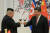 지난 1월 8일 중국 베이징을 방문한 김정은 북한 국무위원장(왼쪽)이 시진핑 중국 국가주석과 건배하고 있다. [연합뉴스] 