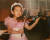 네 살 때부터 바이올린을 켰다. 어린 시절 연주하는 모습. [김신해 제공] 