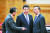 시진핑 외교의 양 날개라 할 수 있는 양제츠(오른쪽) 중앙외사공작 위원회 판공실 주임과 왕이(왼쪽) 외교부장. 두 사람은 각각 영어와 일본어에 능통한 전문 외교관 출신이다. [로이터]